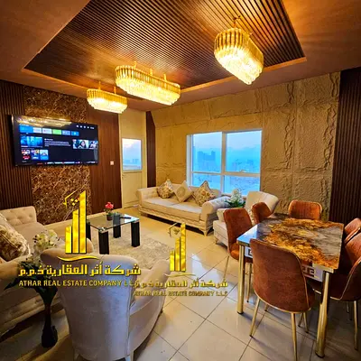 شقة فاخره اول ساكن غرفتين وصالة مع بلكونه مفتوحه .عجمان ابراج الفالكون.مفروشه بالكامل للإيجار الشهري. الايجار يشمل الفواتير والإنترنت وموقف
