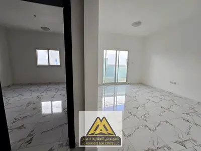 شقة مميزة بمساحة عملية وبلكونة وتكييف مركزي وخزائن حائط مع تسهيلات مرنة في الدفع