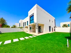 Discounted Price | Corner & Single Row | 4BR + Maid + Store | Huge Garden