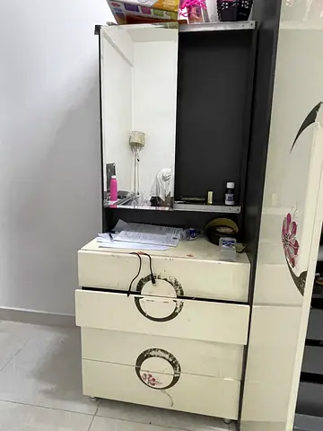 Wardrobe and dressing table for sale