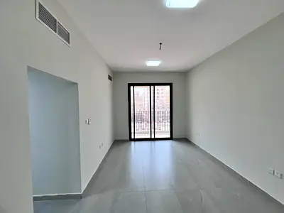 تاني ساكن - تشطيب مودرن - بلكونه اطلاله مفتوحه - تكيف مركزي - صيانه فري - مدخل بناية فاخر