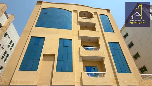 للبيع بنايه سكني في منطقه القليعه بالقرب من كورانيش الشارقه موقع ممتاز علي شارع قار
