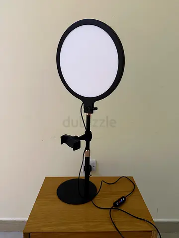 Adjustable LED Ring Light with Phone Holder & Clamp Stand

Perfect for live streaming, video calls,