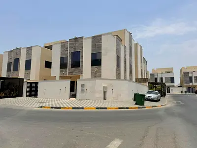 فيلا كورنر فاخرة للإيجار في الحليو 2 – أول ساكن
