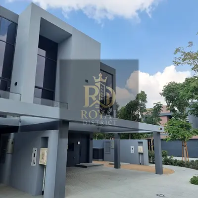 STUNNING FULLY CORNER TOWNHOUSE | 3 BHK | LANDSCAPED GARDEN | STYLISH FINISHING | CLOSE TO AMENITIES | SUPER PRIME LOCATION