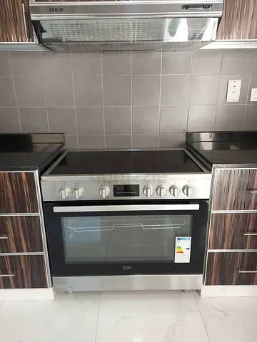 Beko Electric ceramic Cooker 90x60cm With Oven Perfect Condition