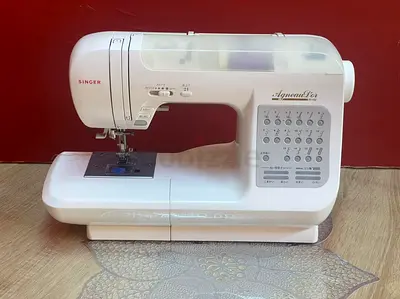 Selling Sewing machine singer