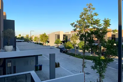 3BR | Ready to move |row 1| Resale | Distress deal