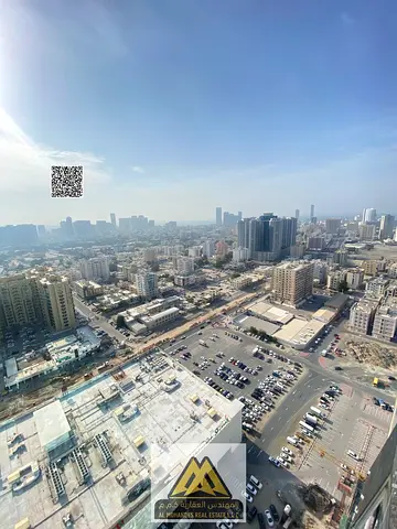 فرصة مميزة للتملك في أبراج الواحة بشقة واسعة وإطلالة مفتوحة على المدينة مع باركن ومرافق متكاملة واستلام فوري