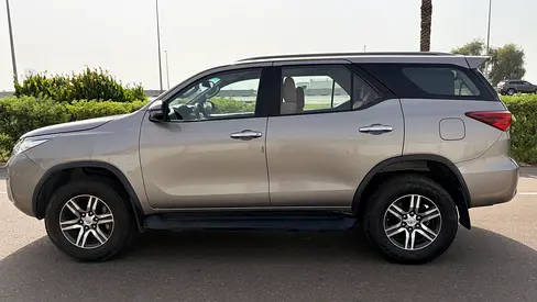 2020 Toyota FORTUNER — миниатюра 4