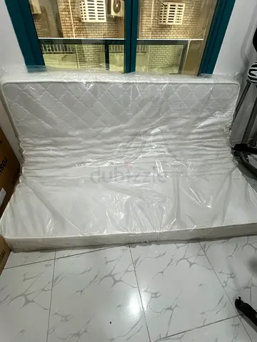 Extra Firm Rebonded Foam QUEEN MATTRESS. 160x200x15cm. 

BRANDNEW MATTRESS from HOMEBOX. (Not use)