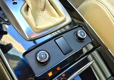 2017 Infiniti QX70 — фото 11