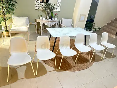 Dining Table + 6 IKEA Chairs – Excellent Condition  Beautiful Home Centre dining table, 150 × 80 cm,