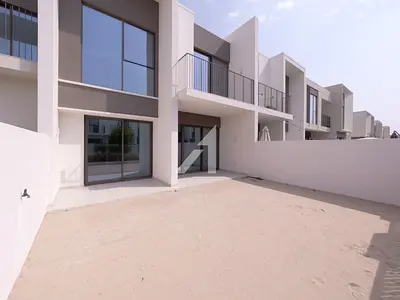 Brand New | Back to back | Near amenities |