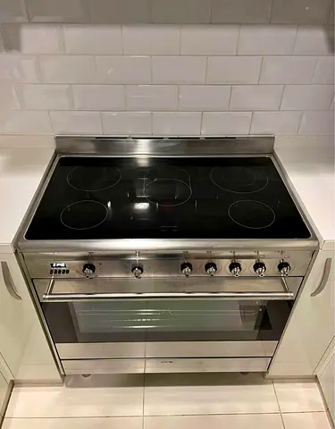 Free delivery Smeg Freestanding Electric Cooker with Ceramic Hob 90 cm