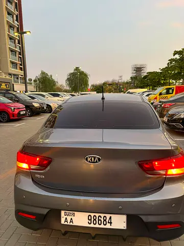 2018 KIA RIO 照片 6