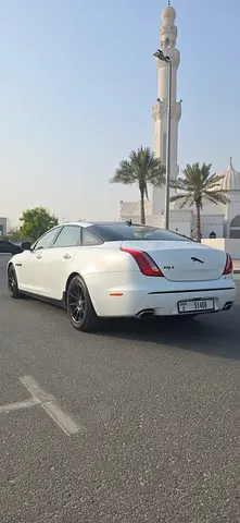 صورة 9 لـ 2013 Jaguar XJ