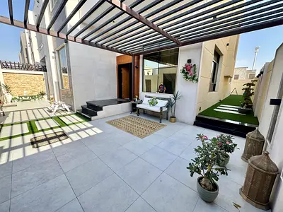 For Rent | Second-hand villa in Al Yasmin area 🏡 Villa Features: 5 master bedrooms Spacious majlis Living room Maid's room Fully furnished 💰 Annu