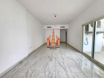 Luxury 2bhk apartment with balcony full family building Near Sahara mall