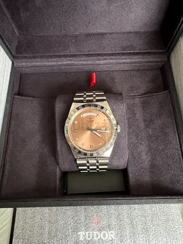 Tudor royal day date