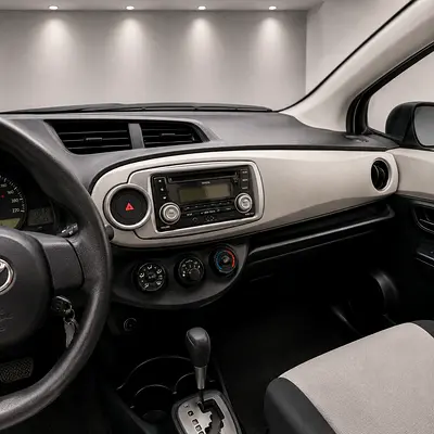 2013 Toyota YARIS — фото 7