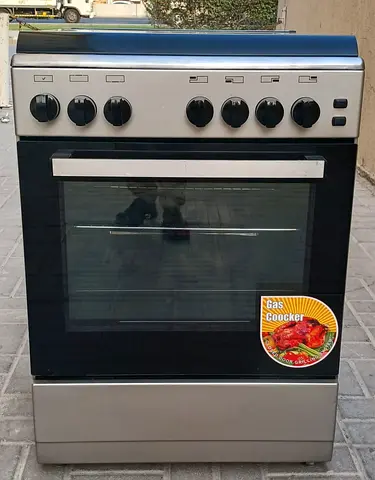 CANDY gas cooker 60x60cm 4burners good condition