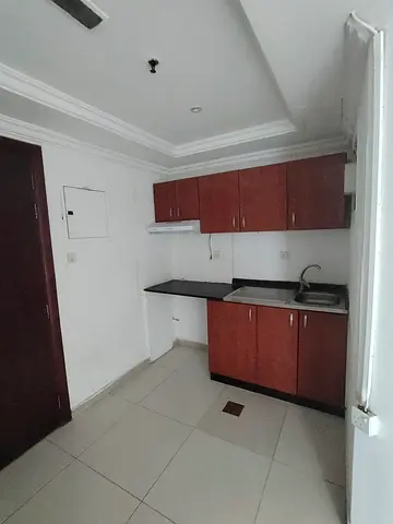 ✨ فرصة مميزة | استديو واسع بمطبخ منفصل في التعاون | 23,000 درهم على 6 دفعات