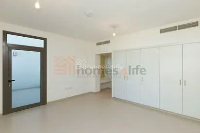 Corner End I Steps from pool and park I Spacious