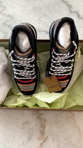 Sneaker Boy Burberry new original