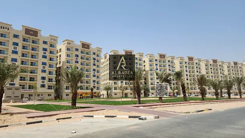 اول ساكن -مطبخ منفصل -سعر ممتاز 25kعلى دفعتين-طابق عالى -افضل مجمع سكنى للعائلات فقط-على مخرج 311و611