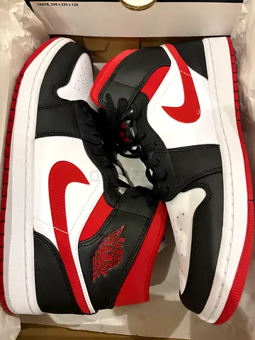 Air Jordan 1 MID Shoes
