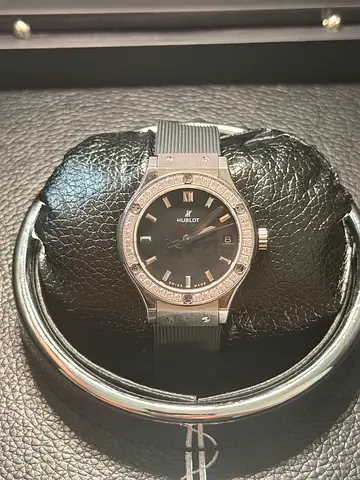 1:1 Hublot Classic Fusion watch with diamond bezel