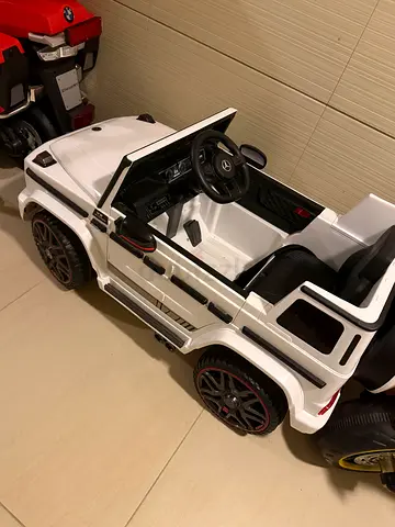 Car Mercedes G class for boys with remote