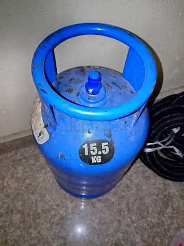 Full of gas with sealed. 15.5 kg Blue LPG Gas Cylinder - Used
