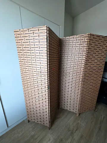 Woven Rattan Screen – Good Condition