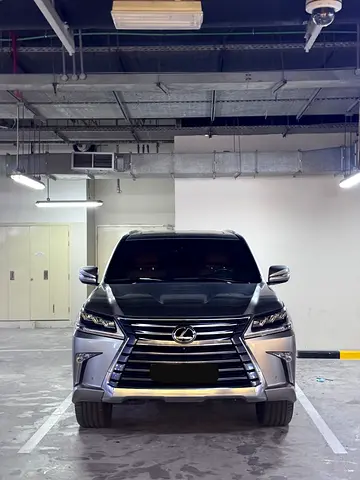 2017 Lexus LX-SERIES photo 2