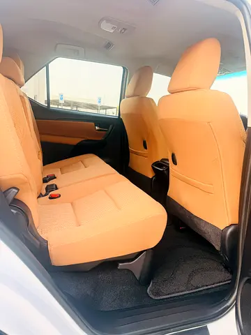 2026 Toyota FORTUNER 照片 12