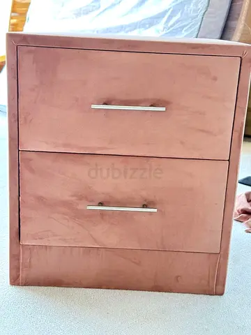 Two-drawer velvet bedside nightstand - dusty pink