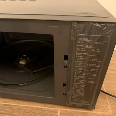 Pre-owned countertop microwave and Grill Oven - Excellent working condition