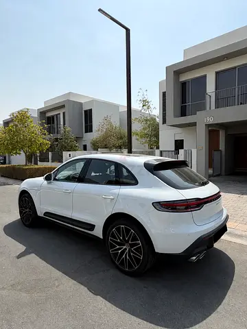 Macan - GCC - Warranty Aug 27 - Full Service History