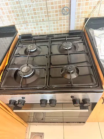 Urgent distress sale aed 350 for bosch cooking range