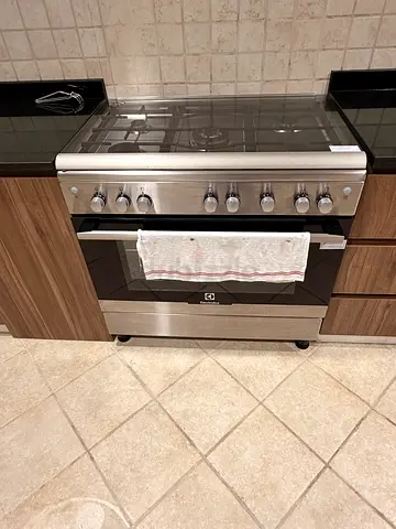 Stainless Steel Gas Cooker with Oven - Good Condition