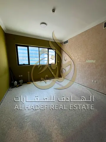 غرفة وصالة للإيجار السنوي في النباعة – موقع مميز