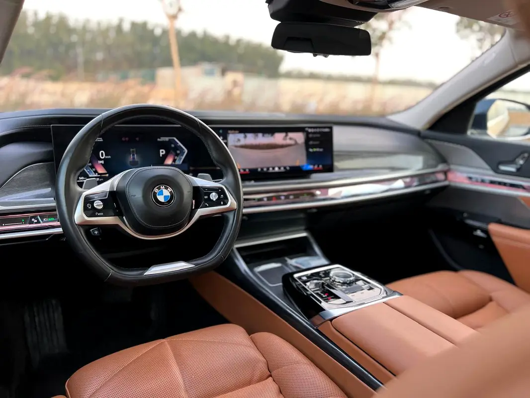 BMW 7-Series 2025