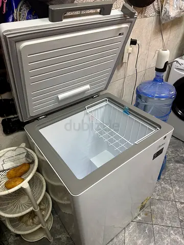 Small chest freezer / portable freezer in good working condition
