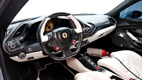 2016 Ferrari 488 — фото 13