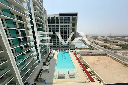 POOL VIEW | FITTED APPLIANCES | READY TO MOVE