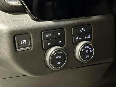 2024 Chevrolet SILVERADO 1500 thumbnail 15