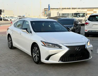 Lexus ES 350 2021 GCC original paint in perfect condition