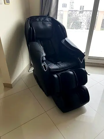 Used Full-Body Black Massage Chair - Recliner with Foot/Calf Massage